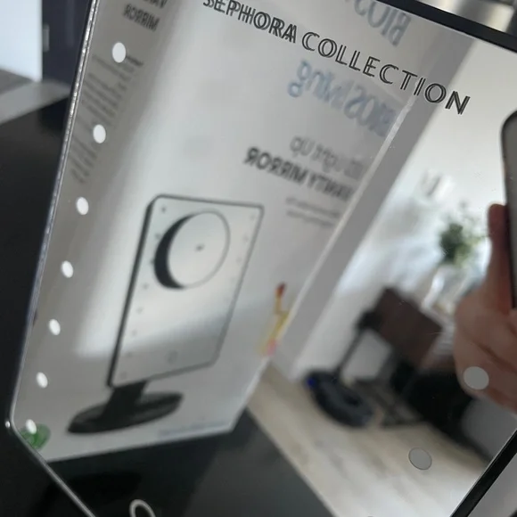 LED Light Up Vanity Mirror - Picture 2 of 5